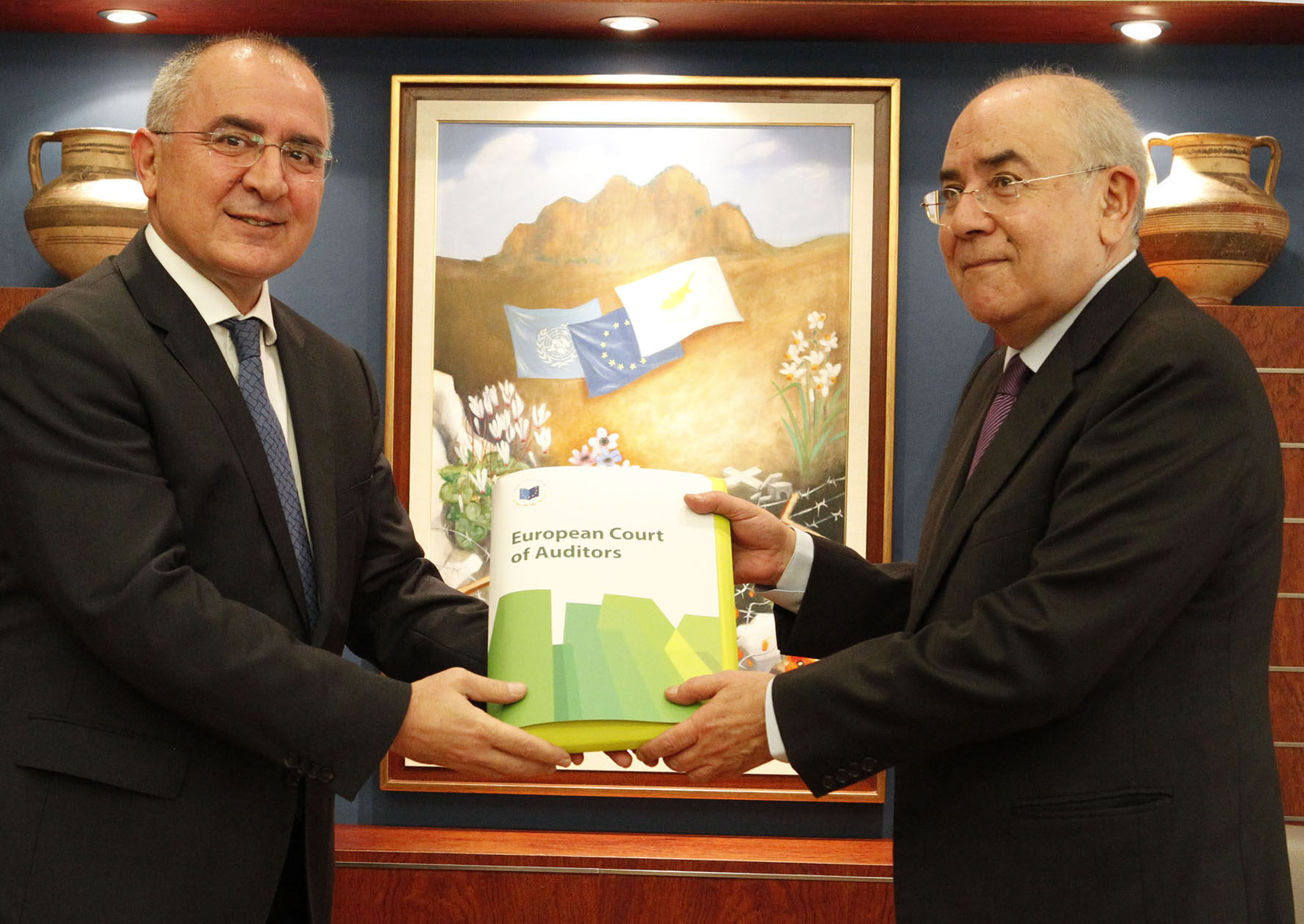 Ο Πρόεδρος της Βουλής, δέχθηκε το μέλος του ΕΕΣ, κ. Λάζαρο Λαζάρου, ο οποίος του επέδωσε την Ετήσια Έκθεση για το 2013 - 18/11/2014