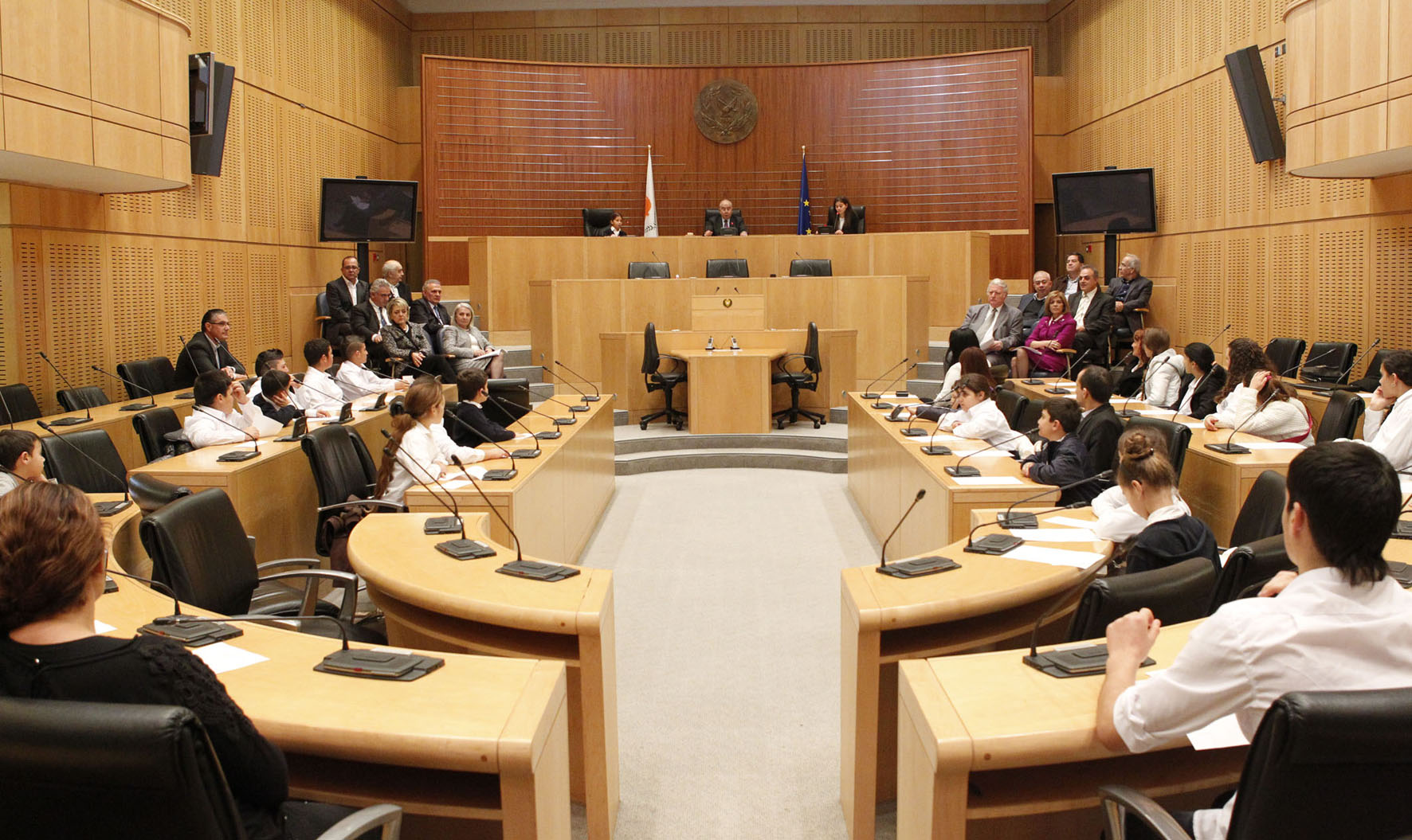 Φιλοξενία των εγκλωβισμένων μαθητών του Ριζοκαρπάσου στη Βουλή - 26/11/2014