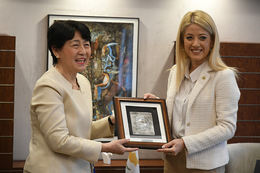 Η Πρόεδρος της Βουλής των Αντιπροσώπων δέχθηκε σε αποχαιρετιστήρια συνάντηση την Πρέσβειρα της Ιαπωνίας στην Κύπρο – 21/11/2022