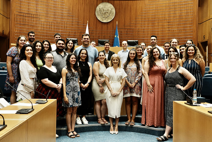 Η Πρόεδρος της Βουλής δέχθηκε αντιπροσωπεία της Νεολαίας της Παγκόσμιας Ομοσπονδίας Αποδήμων Κυπρίων (ΝΕΠΟΜΑΚ) - 22/08/2023
